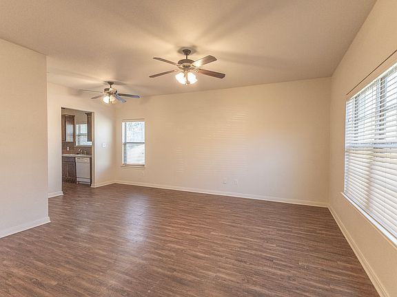 2nd image of 1024 Pembrook Dr Unit B