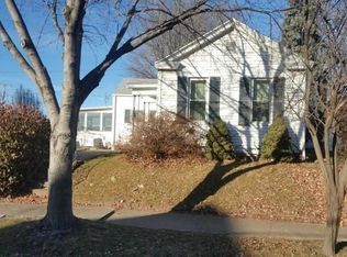 1027 Cedar St, Quincy, IL 62301