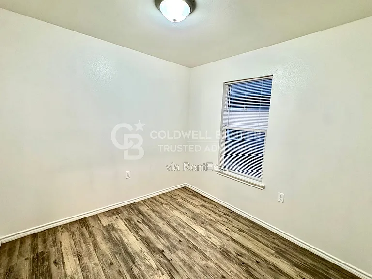 2123 E Broadway #2 — Photo 7