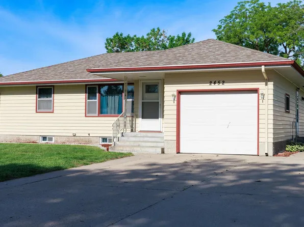 2452 Kummer Dr, Columbus, NE 68601