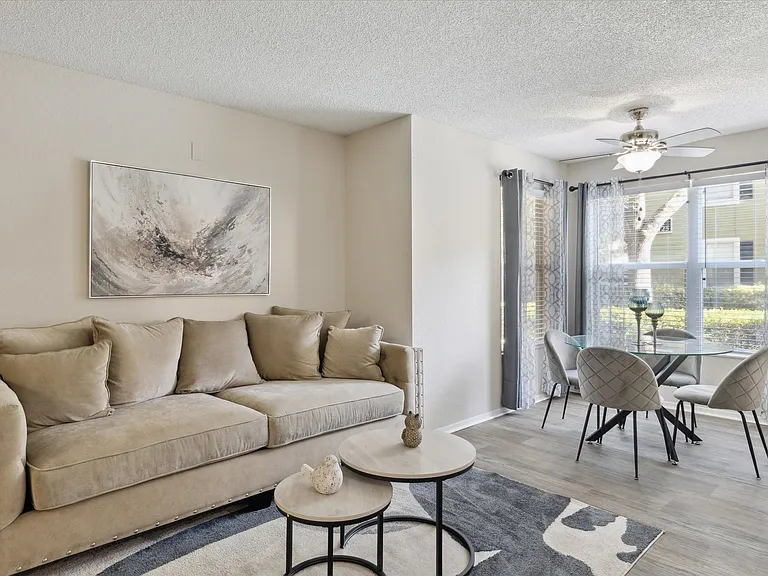 2 Bedroom (Renovated) - 2 Bed / 2 Bath - 962 Sq.Ft.