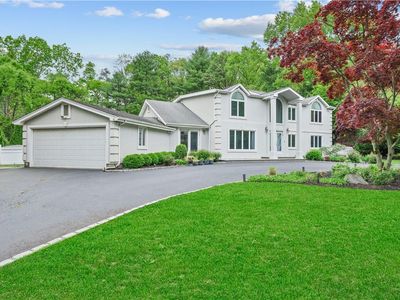 64 Beaumont Drive, Melville, NY, 11747