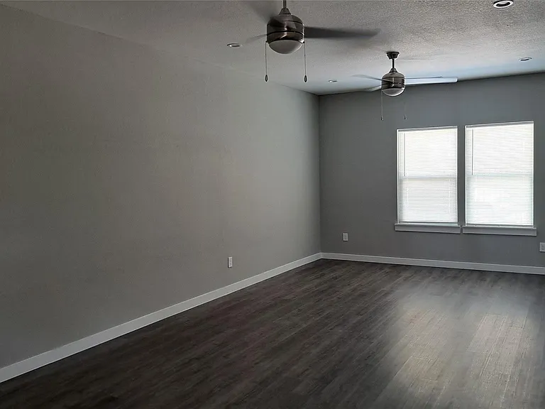9806 Fillmore St #B — Photo 4