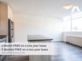 7 Walmer Rd #1DEN, Toronto, ON M5R 2W8