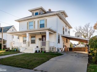 5 S 8th St, Marshalltown, IA 50158