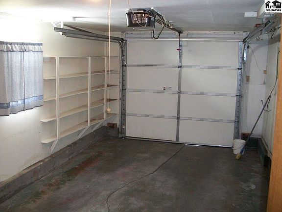 2nd image of 2805 N Adams St