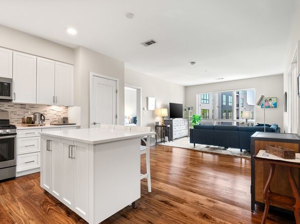 3531 Washington St Unit 304, Boston, MA 02130