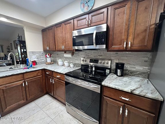 4th image of 850 Stonybrook Cir