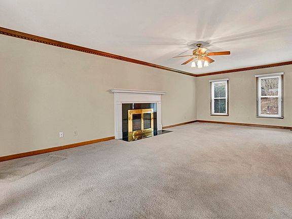 5th image of 10 Sawgrass Ct