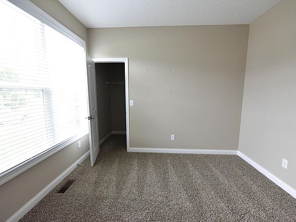 5th image of 2421 Angelfire Dr