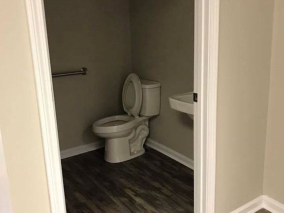 5th image of 115 Bauman Dr Ste 2
