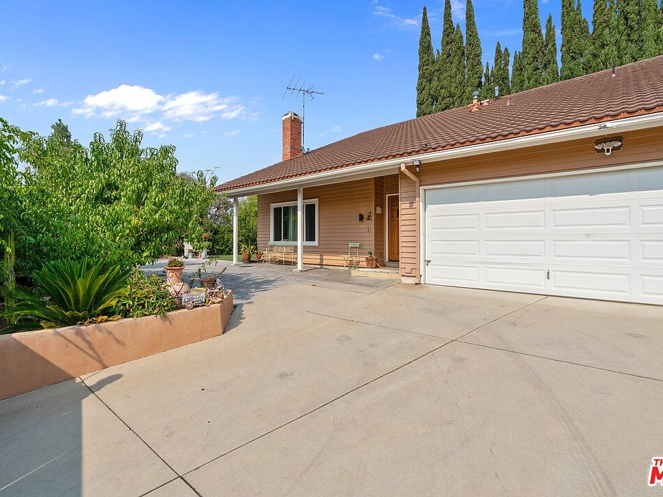 1st image of 8420 Melba Ave