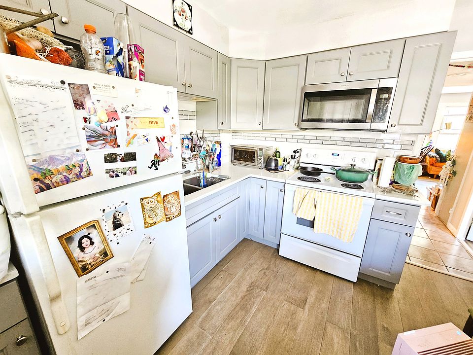 1st image of 2115-2123 W Farragut Ave #4d63d80e7