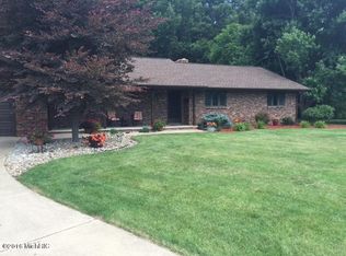 1849 Williamsburg Dr, Stevensville, MI 49127
