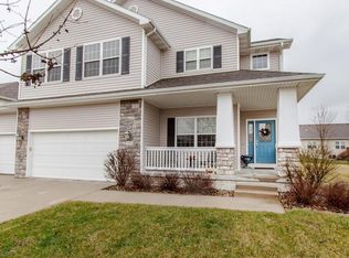 350 Crescent Ln, Norwalk, IA 50211