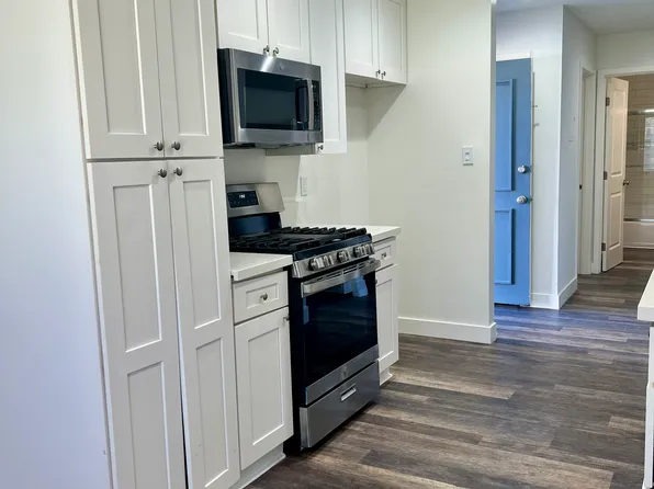 Sunrise Apartments, 240 E Taft Ave APT 34, Orange, CA 92865