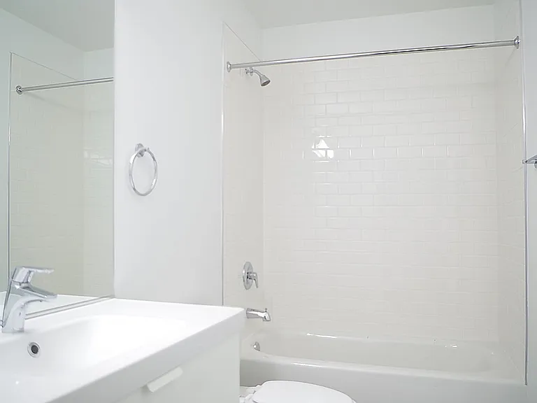 5507-5509 S. Hyde Park Boulevard — Photo 28