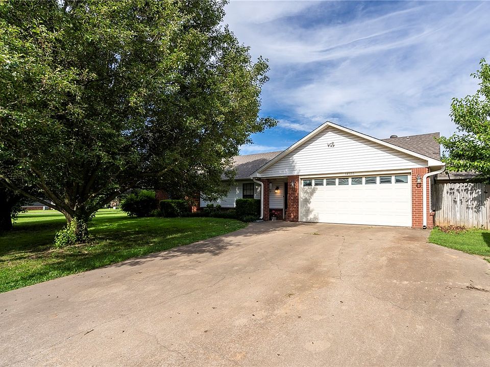 1st image of 14525 Oakcrest Dr