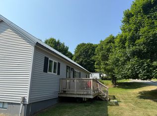 35 Maple St, Baileyville, ME 04694