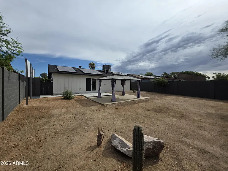 3735 E Claire Dr — Photo 20