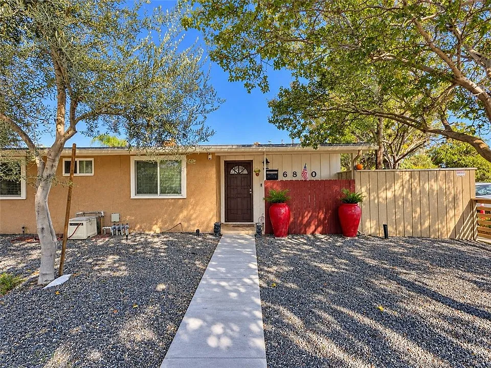 6830 Sylvia Ave