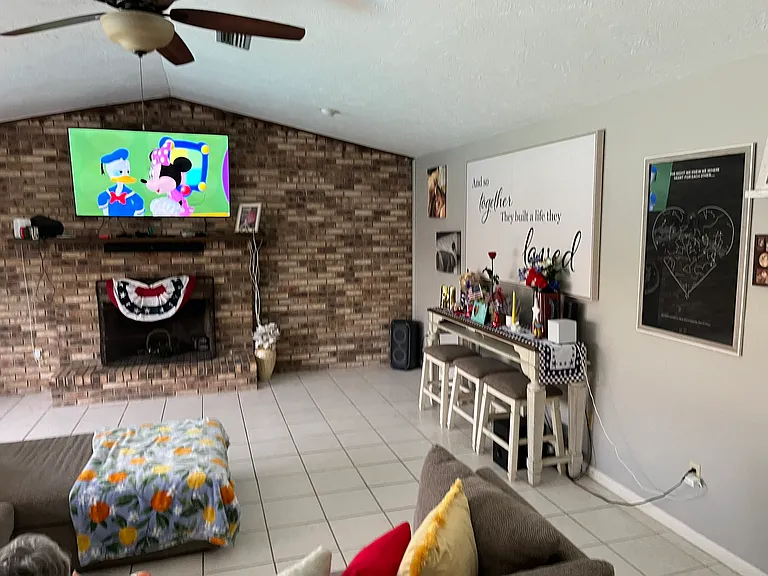 1521 Burning Tree Ln — Photo 8