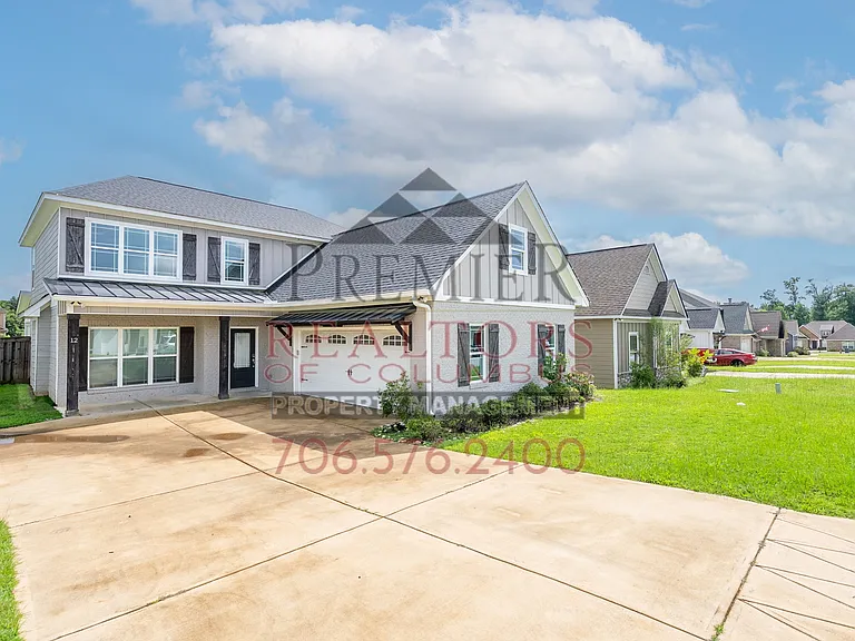 12 Ivy Loop — Photo 1