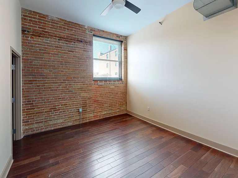 427 Pershing Ave — Photo 42
