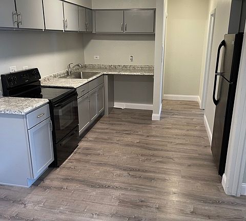 2nd image of 519 S Milwaukee Ave APT 11