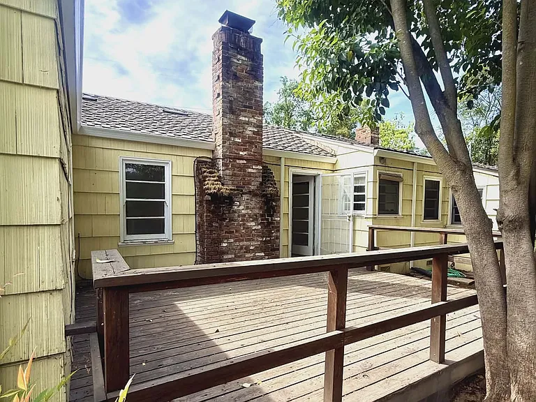 2585 Sierra Blvd — Photo 26