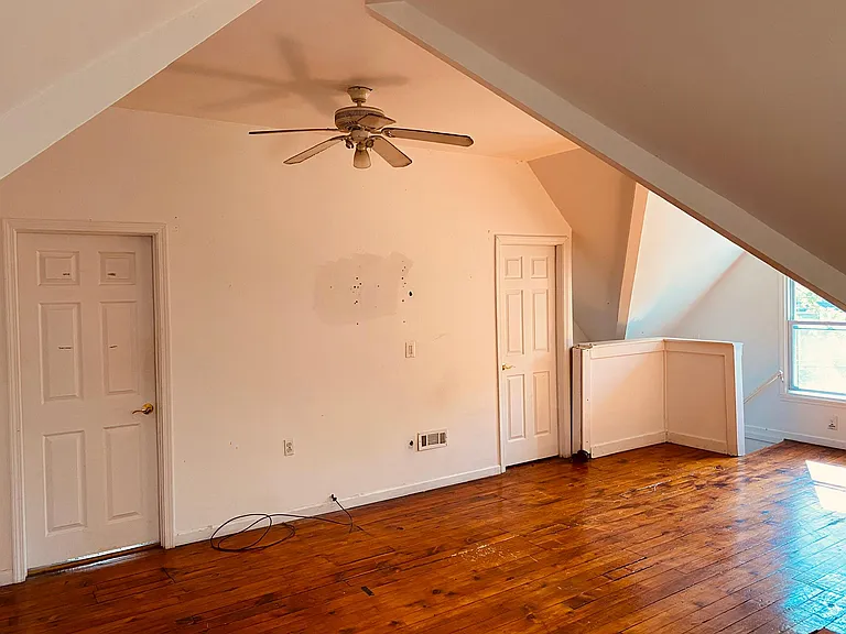 131 Rosedale St #UPPER MONROE — Photo 13
