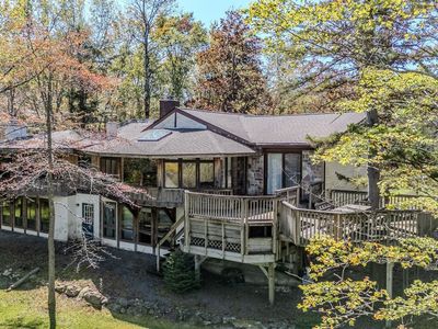 1601 Lake Ln, Pocono Lake, PA, 18347