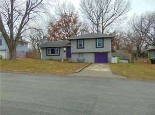 2103 Ridgewood Rd, Harrisonville, MO 64701