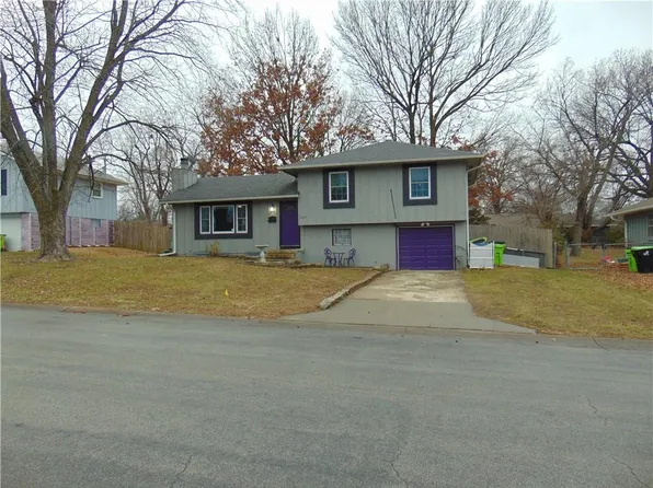 2103 Ridgewood Rd, Harrisonville, MO 64701