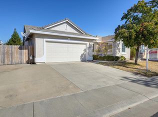 8425 Starlily Ct, Elk Grove, CA 95758