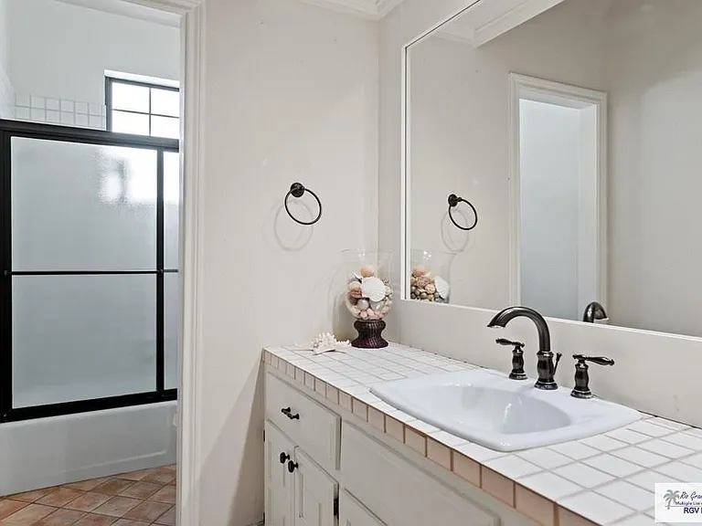 1301 Palm Valley Dr E — Photo 14