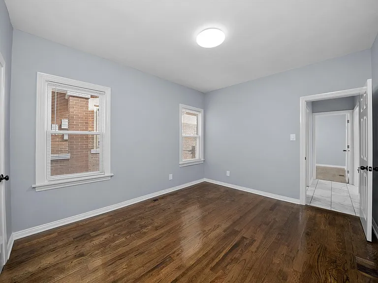 6621 S California Ave — Photo 4
