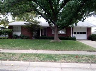 68 Eastwood Dr, Hutchinson, KS 67502