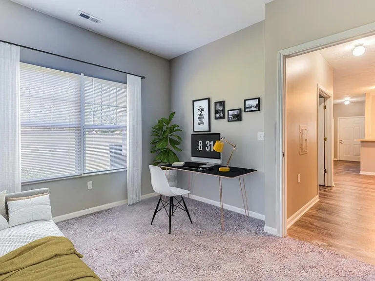 Avalon at Northbrook Apartments and Townhomes — Photo 7
