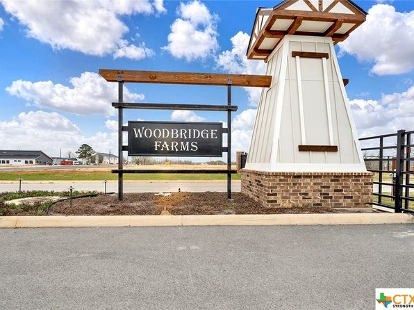 205 Ash Pkwy, La Vernia, TX 78121