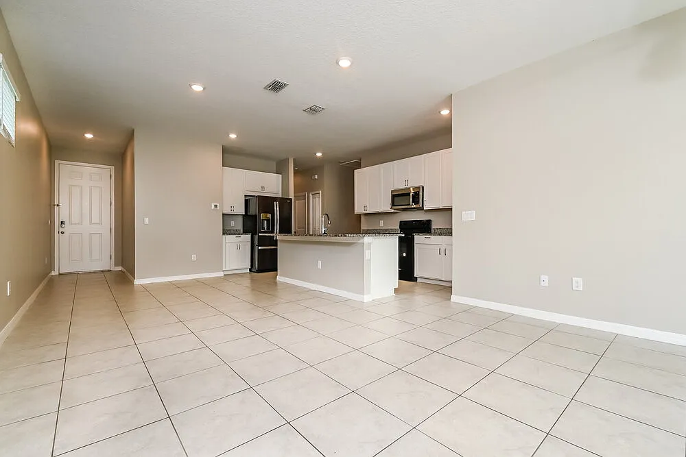 3 bed, 2.0 bath, 1485 sqft, $2,515 — Photo 3