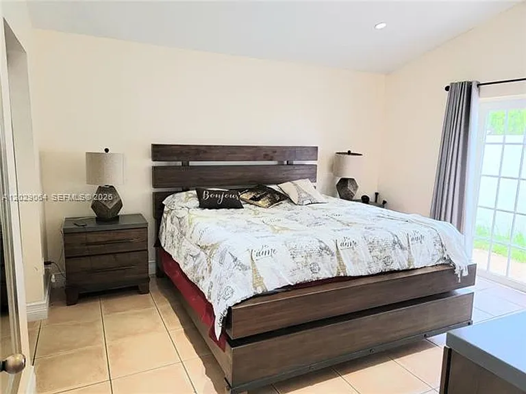 5267 NW 186th Ln — Photo 10