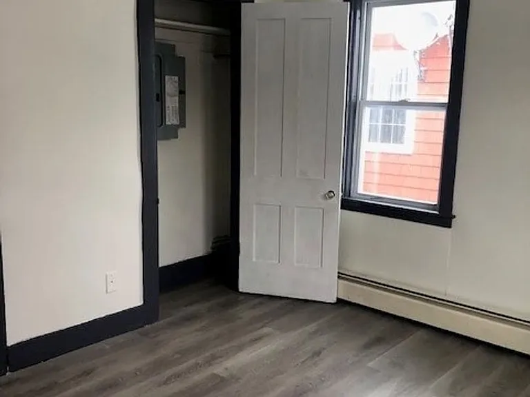 78 South St — Photo 8