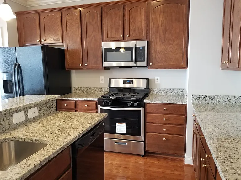 643 Pullman Pl — Photo 6