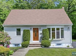 222 Spruce St, Midland Park, NJ 07432