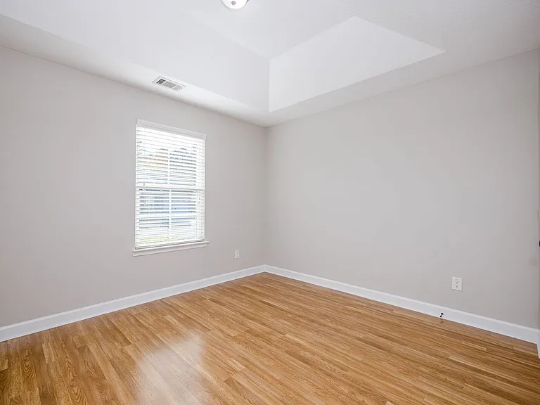 304 York Ln — Photo 27