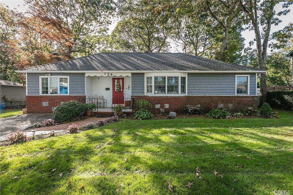 158 Phyllis Dr, Patchogue, NY 11772 Zillow