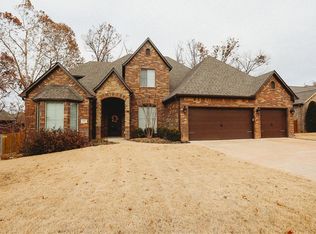 6607 W Cambridge Ave, Cave Springs, AR 72718