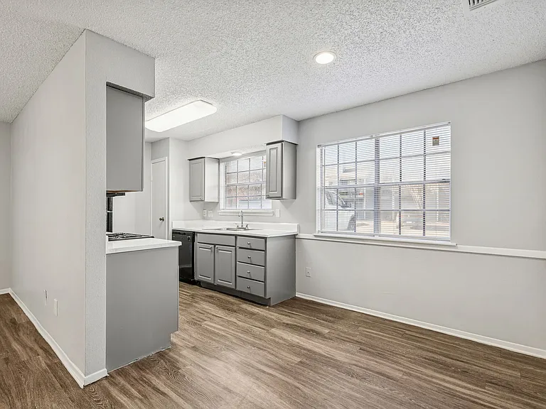 Belmont Place — Photo 15