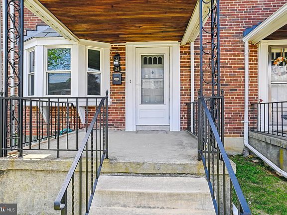 3rd image of 24 Shady Nook Ave